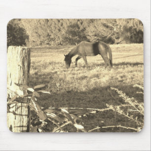 Mousepad Sepia tone Cavalo castanho e cerca
