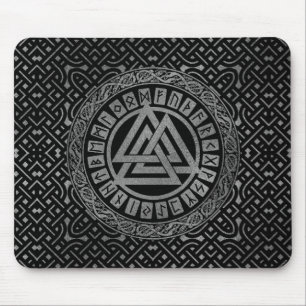 Mousepad Símbolo metálico de prata de Valknut no teste