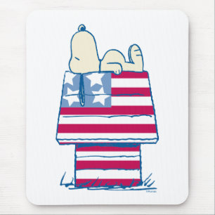 Mousepad Snoopy no dia 4 de julho da Dog House
