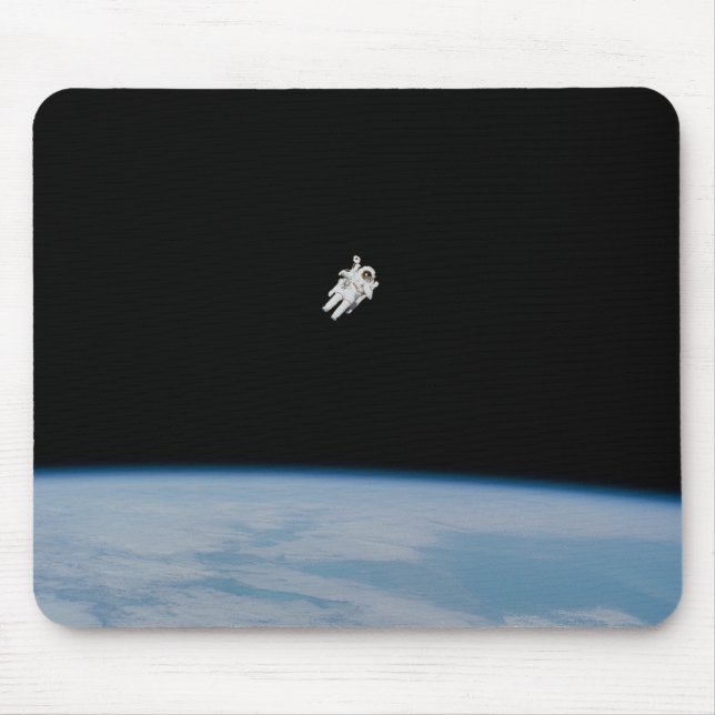 Mousepad Spacewalking do astronauta da NASA acima da terra (Frente)