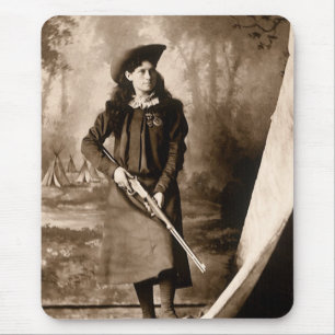 Mousepad Srta. Annie Oakley com arma, foto de Vintage