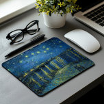 Mousepad Starry Night Over the Rhône | Vincent Van Gogh<br><div class="desc">Starry Night Over the Rhône (1888), do artista holandês Vincent Van Gogh. A obra de arte original é um óleo na canvas que representa um céu noturno vigoroso e impressionista postado em tons modesta de azul e amarelo. Use as ferramentas de design para adicionar texto personalizado ou personalizar a imagem....</div>