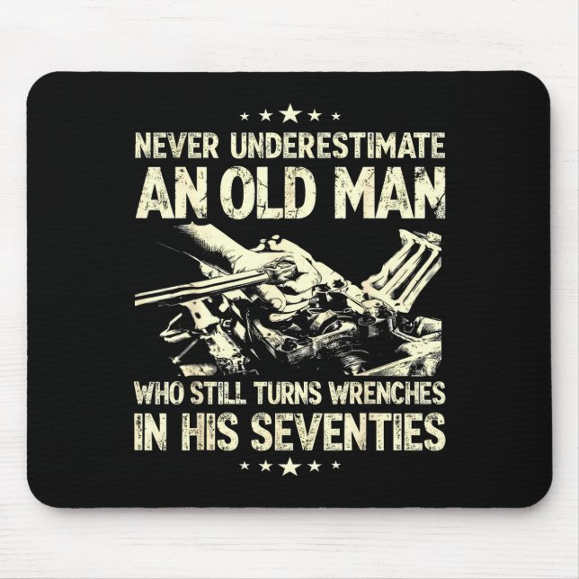 Mousepad Subestimar um velho que aperta parafusos  (Frente)