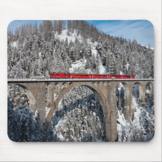Mousepad Suiça coberto de neve das montanhas do pinho