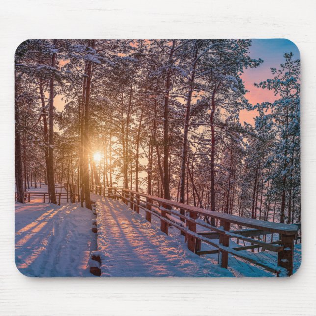 Mousepad Sunset na floresta de pinheiros com neve com raio  (Frente)