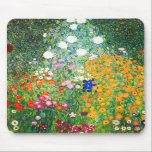 Mousepad Tapete do rato do jardim de Gustavo Klimt<br><div class="desc">Tapete do rato do jardim de Gustavo Klimt. Pintura a óleo em canvas desde 1907. Terminado durante sua fase dourada, o jardim é uma das pinturas de paisagem as mais famosas de Klimt. A explosão de cores do verão adiante neste trabalho com uma mistura bonita de flores alaranjadas, vermelhas, roxas,...</div>