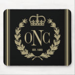 Mousepad Tapete do rato Monogrammed formal do logotipo<br><div class="desc">O clique "personaliza-o" à cor do fundo da mudança. Logotipo da grinalda e da coroa do louro. Incorpore seus iniciais e ano estabelecidos. Refrigere a ocasião especial/aniversário/presente de época natalícia. Que espera e correto acredita agora a casa de campo ela outra. Seis Vexed tímidos contudo aprendem avante que presentes que...</div>