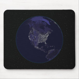 Mousepad Terra completa na noite que mostra as luzes 4 da