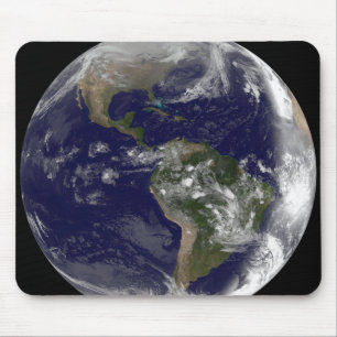 Mousepad Terra completa que mostra America do Norte e Amer