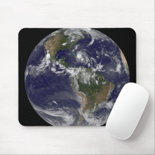 Mousepad Terra De cheio Com O Furacão Irene Sobre As Bahama