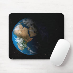 Mousepad Terra De cheio Mostrando Nuvens Simuladas Sobre A