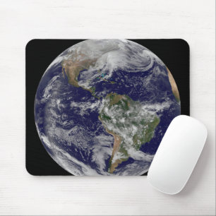 Mousepad Terra De cheio Mostrando Uma Tempestade De Inverno