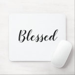 Mousepad Texto personalizado branco-preto abençoado, bonito<br><div class="desc">Bênçãos,  preto e branco,  com um roteiro personalizado,  caligrafia o Pad do Mouse fofo. Elegante,  design moderna. Texto personalizável.</div>