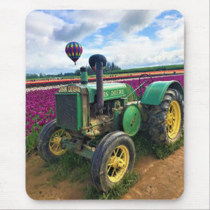 Mousepad Trator Verde em Tulip Field, Oregon