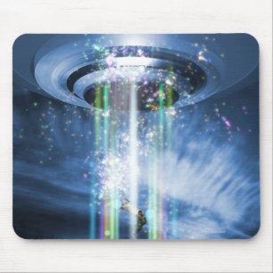 Mousepad UFO que paira acima da terra ao sequestrar seres