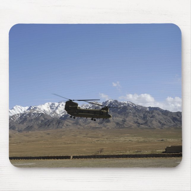 Mousepad Um CH-47 Chinook decola (Frente)