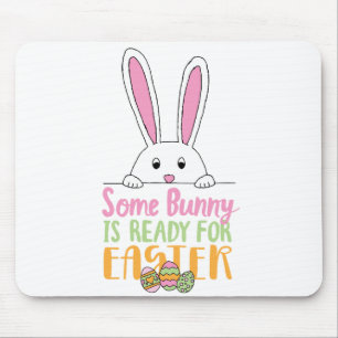 Mousepad Um coelhinho está pronto para Páscoa de ovos de