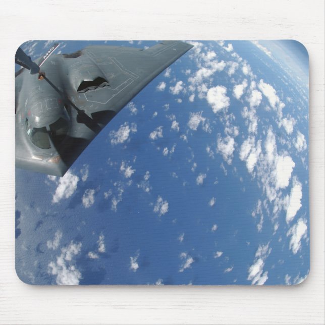 Mousepad Um KC-135 Stratotanker reabastece um Espírito B-2 (Frente)