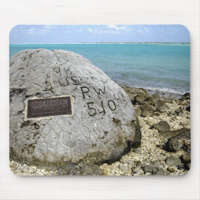 Mousepad Um memorial aos prisioneiros de guerra na Ilha Aco (Frente)