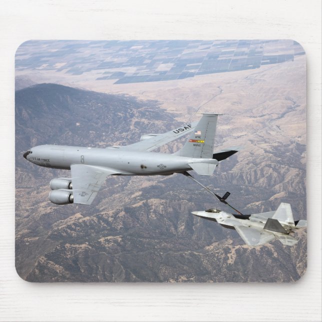 Mousepad Um Raptor F-22 recebe combustível de um KC-135 (Frente)