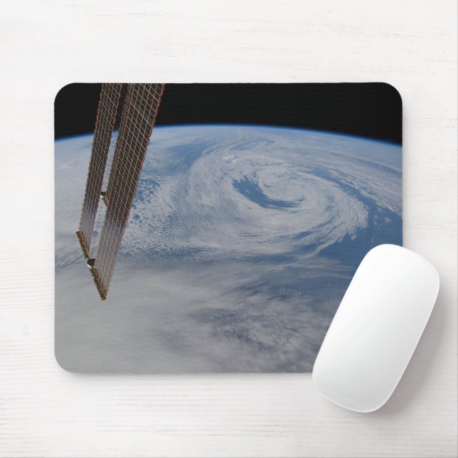 Mousepad Um Sistema De Baixa Pressão Atlântico De Médio. (Com mouse)