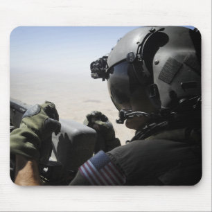 Mousepad Um soldado fornece a segurança