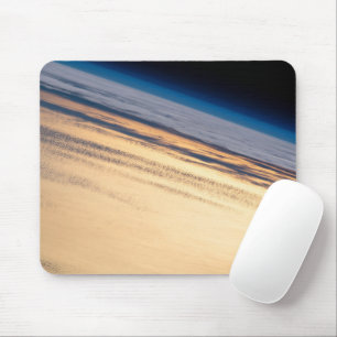 Mousepad Um Sunset Orbital Ao Largo Da Costa Da Baixa Calif