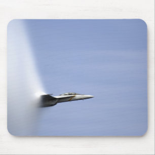 Mousepad Um zangão super de F/A-18E alcança a velocidade 