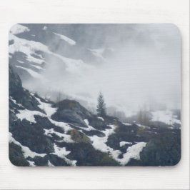 Mousepad Uma árvore na névoa