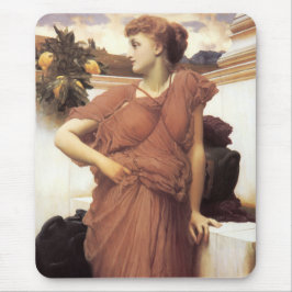 Mousepad Uma mulher maravilhosamente bonita na fonte