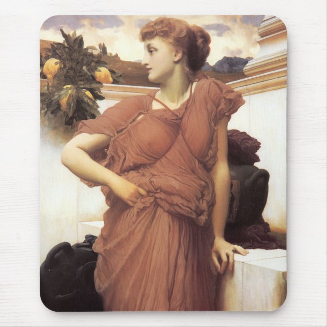 Mousepad Uma mulher maravilhosamente bonita na fonte (Frente)