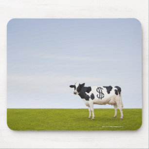 Mousepad Uma vaca de leiteria de Holstein com os pontos na