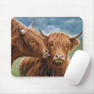 Mousepad Vaca das Terras Altas beijando vaca