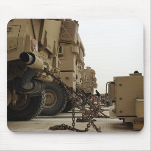 Mousepad Veículos militares são trancados em caminhonete