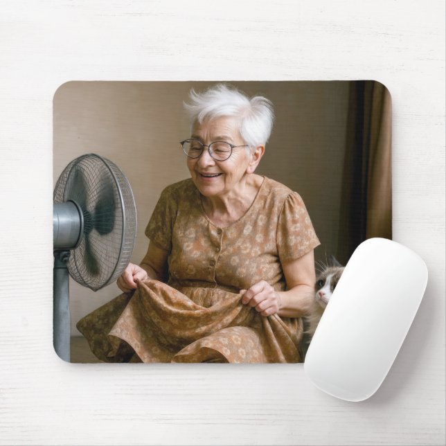 Mousepad Velhinha Feliz Arrefecendo por Ventilador (Com mouse)