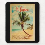 Mousepad Viagens vintage de praia em Palm, na Flórida de Ná<br><div class="desc">Design de Nápoles,  na Flórida,  em estilo Viagens vintage,  apresentando uma palmeira na praia com oceano e céu.</div>