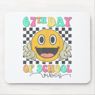 Mousepad Vibrações do 67º dia de aula Rosto Sorridente Fofo