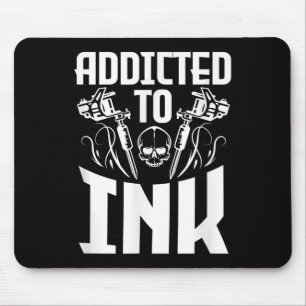 Mousepad Viciado Em Tatuagem Engraçada À Tinta Sobre O Crân
