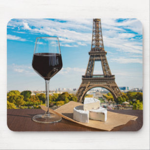 Mousepad Vidro de vinho com queijo ceroso na torre Eiffel