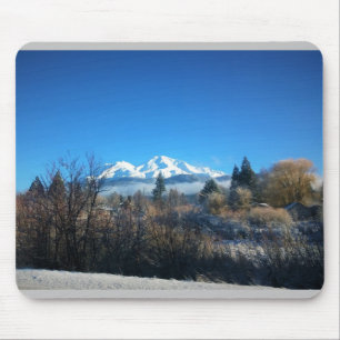 Mousepad Vista de inverno no Monte Shasta, CA