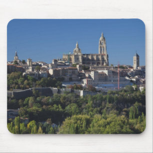 Mousepad Vista elevada da cidade com a Catedral de Segóvia