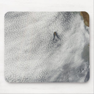 Mousepad Vortices e glória da nuvem fora da ilha de