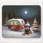 Mousepad Winter Rottweiler Caravan Christmas Adventure<br><div class="desc">Adotar a magia de uma noite de inverno nevada enquanto uma caravana desliza graciosamente através da paisagem iluminada pela lua. A beleza serena da neve escutadora e o brilho encantador da lua criam uma cena cativante,  prometendo uma aventura inesquecível de Natal cheia de calor,  alegria e memórias queridas.</div>