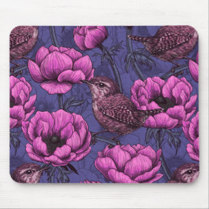 Mousepad Wrens no jardim de anêmonas