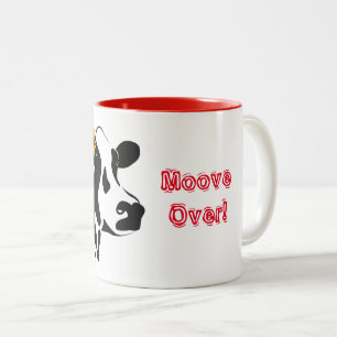 Movimento De Vaca Sobre Uma Xícara De Café De Dois
