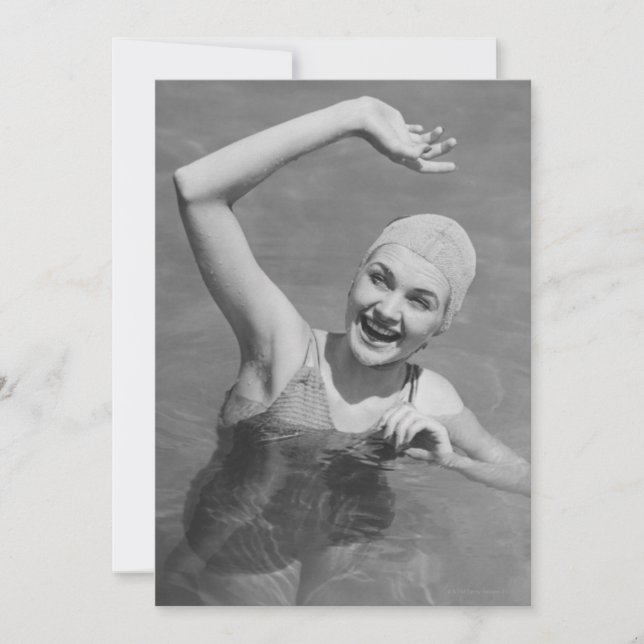 Mulher acenando (Frente)