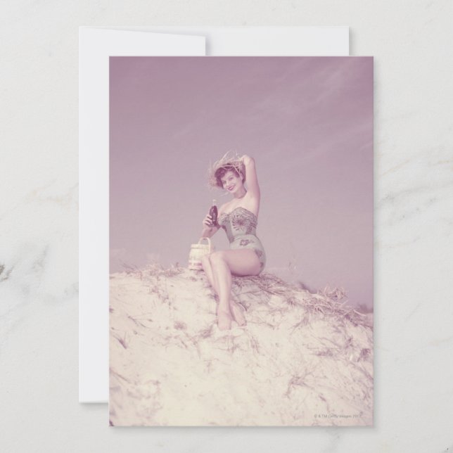 Mulher relaxando na praia (Frente)