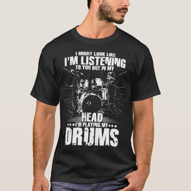 Na minha cabeça estou tocando minha camisa de tamb (Frente)