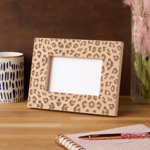 Na moda-leopardo com pele de animal impresso cinti