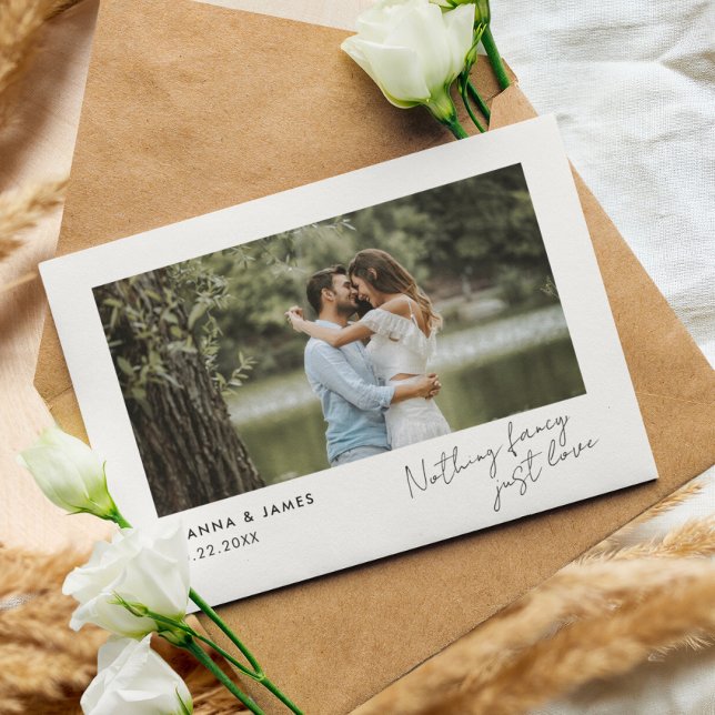 “Nada de Luxo, Apenas Amor” Anúncio Moderno (Minimalist Simple Elopement Announcement)